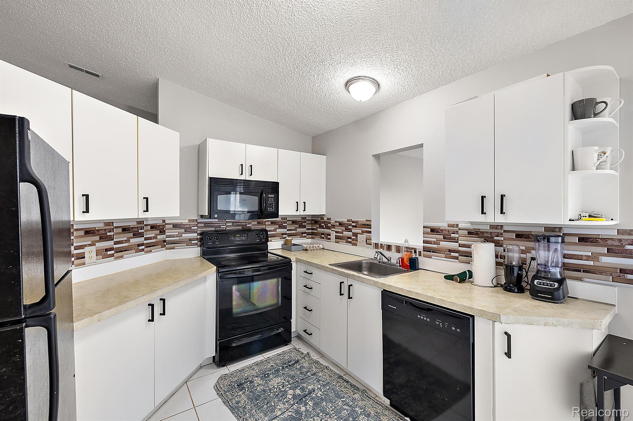 6660 RIDGEFIELD Circle Unit #204