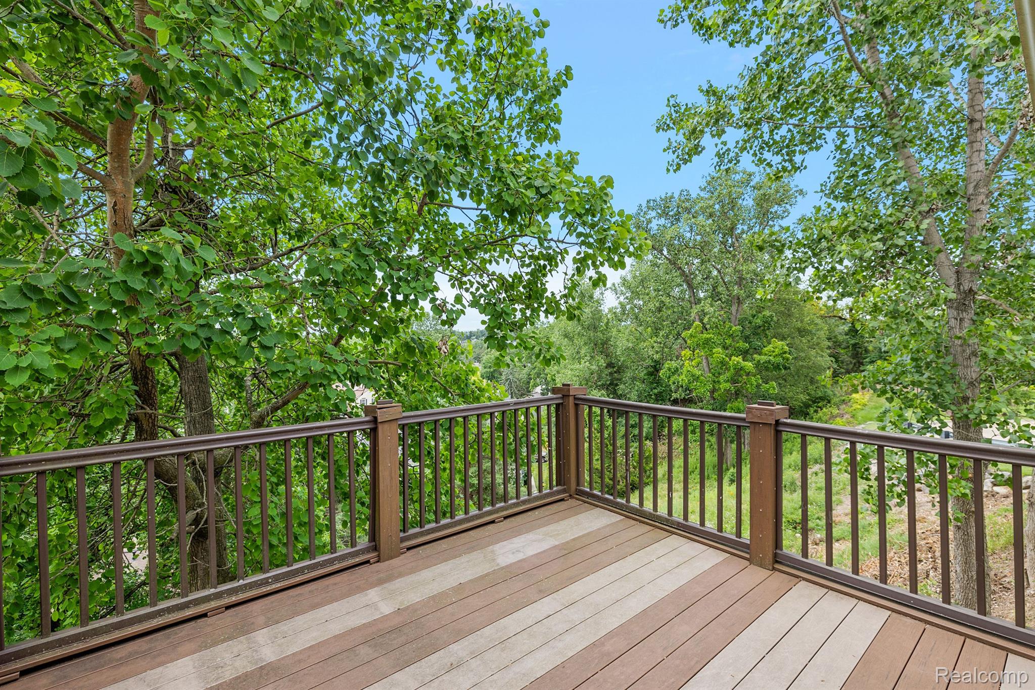 633 MOUNTAIN Circle
