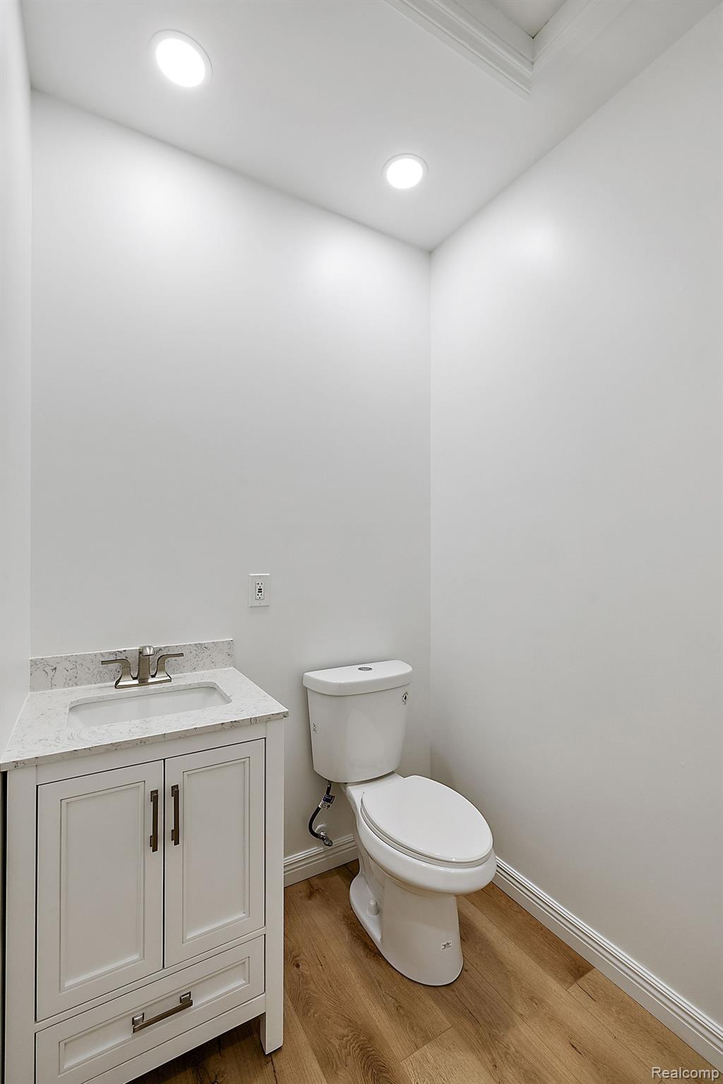 633 MOUNTAIN Circle