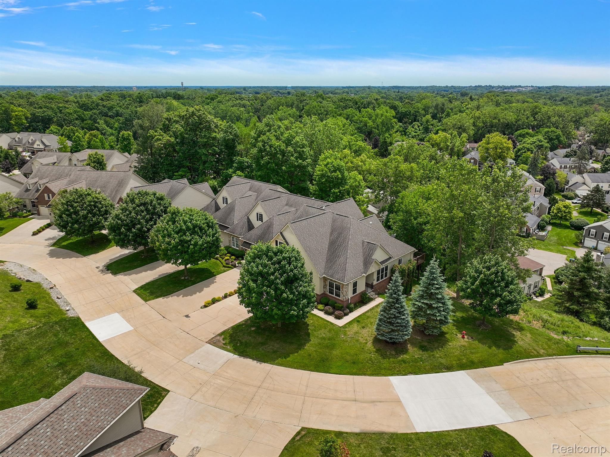 633 MOUNTAIN Circle