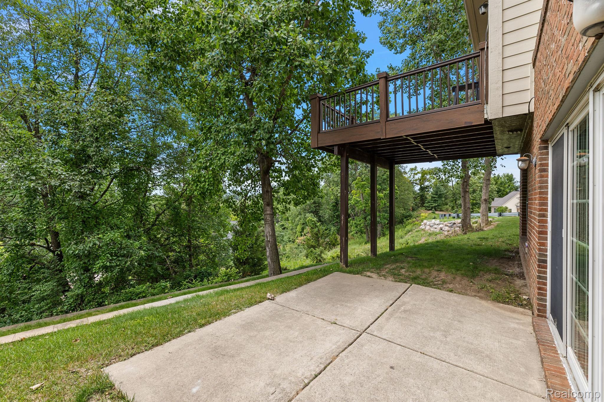 633 MOUNTAIN Circle