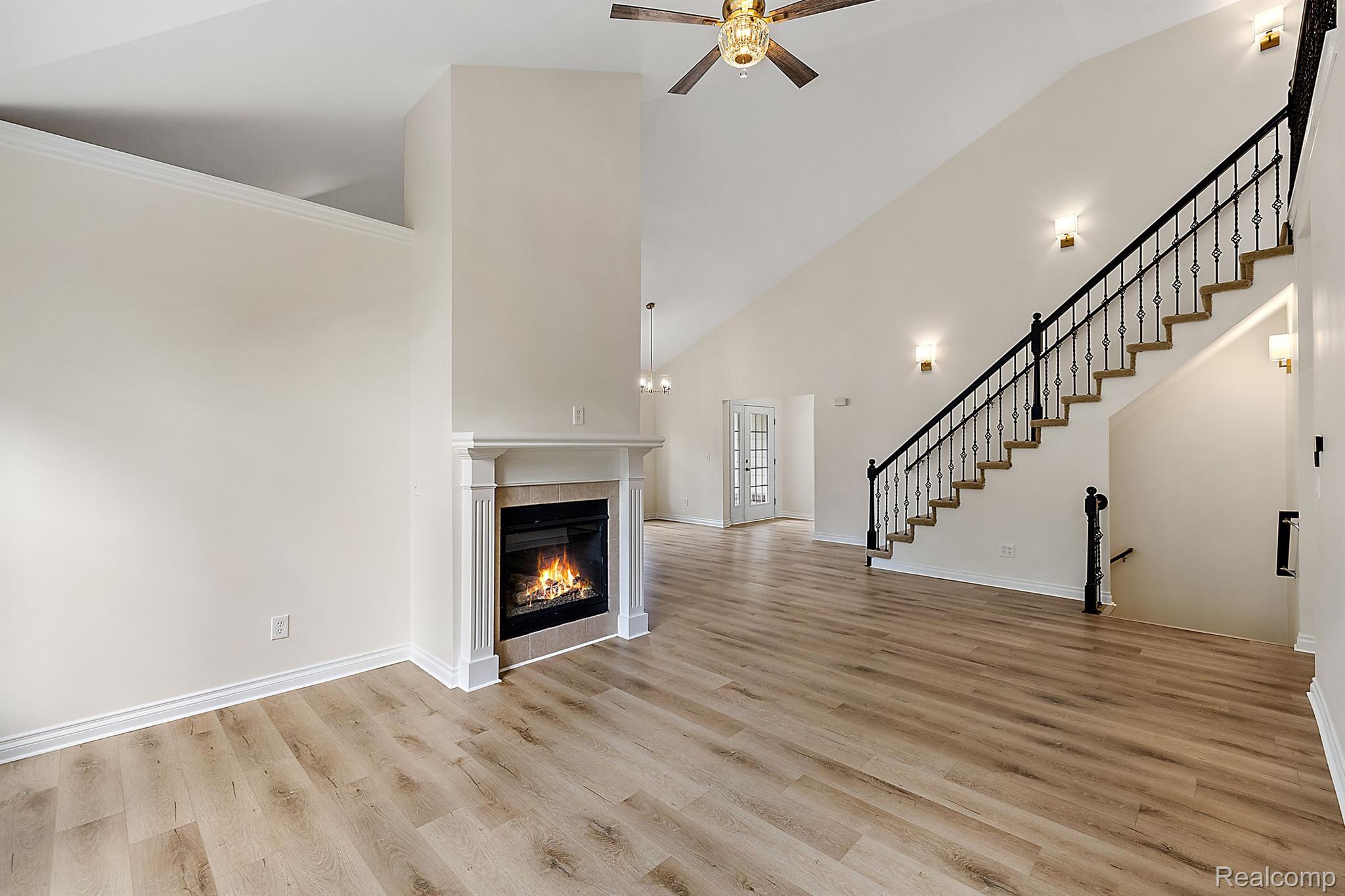 633 MOUNTAIN Circle