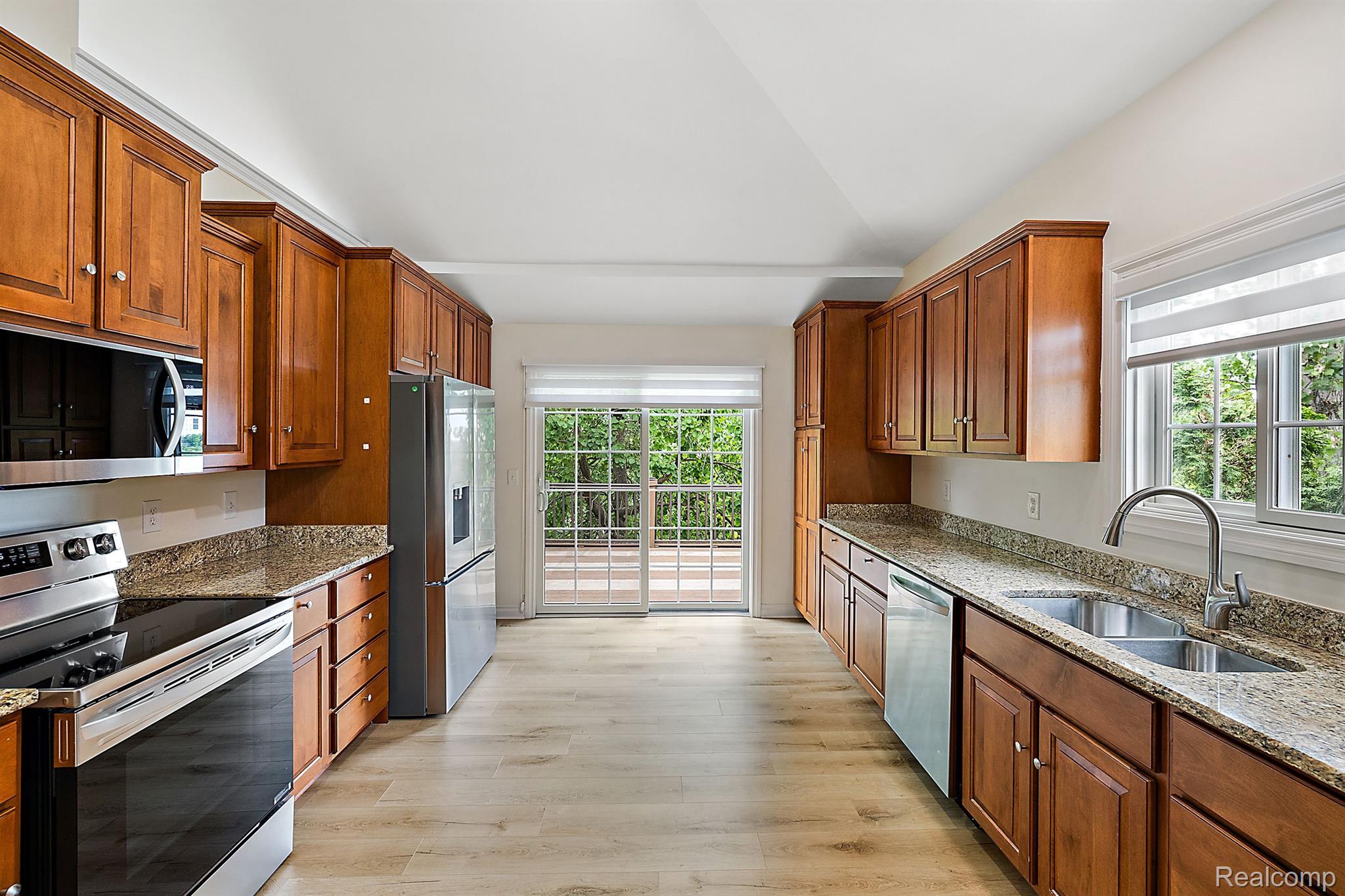633 MOUNTAIN Circle