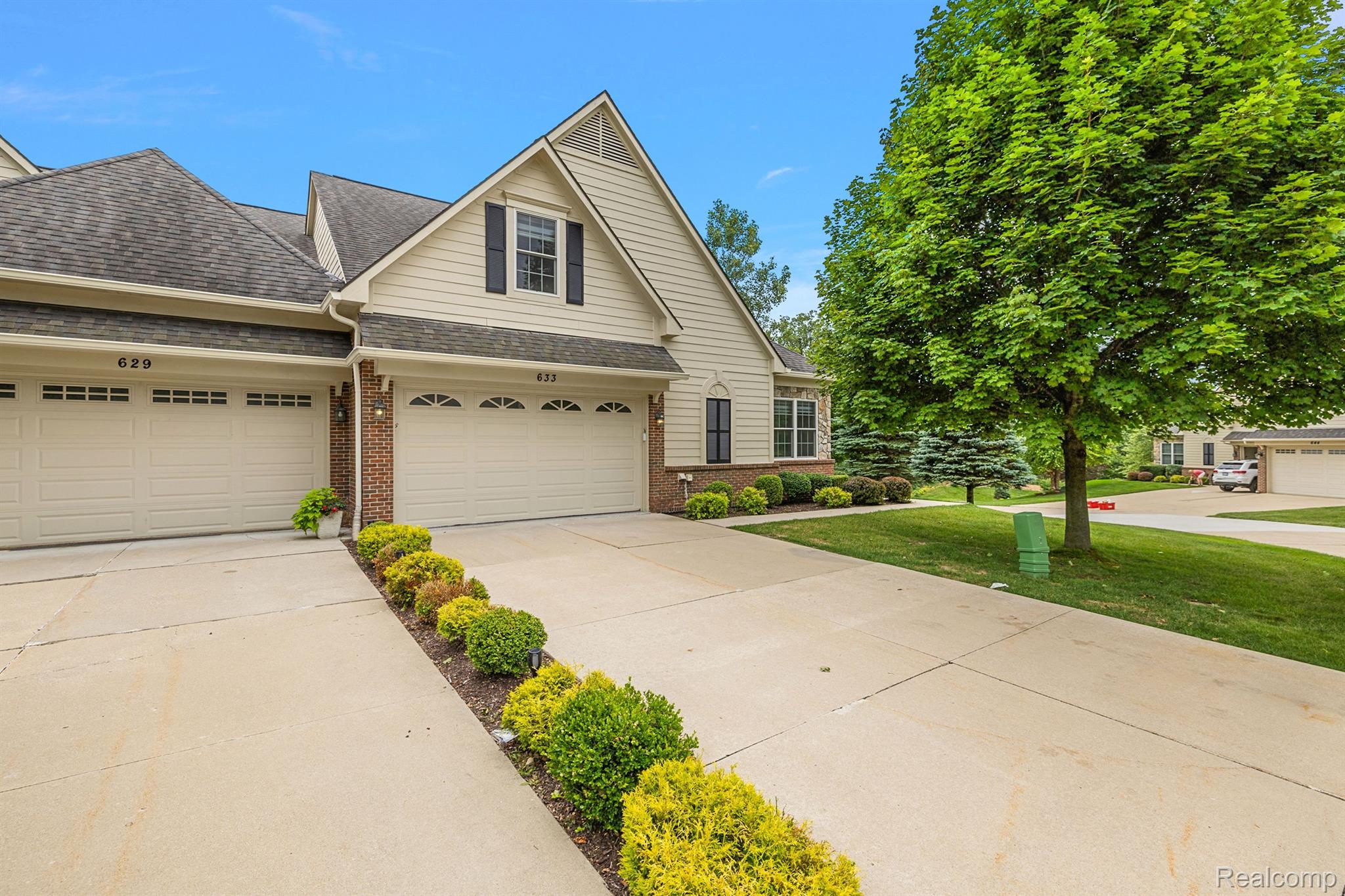 633 MOUNTAIN Circle