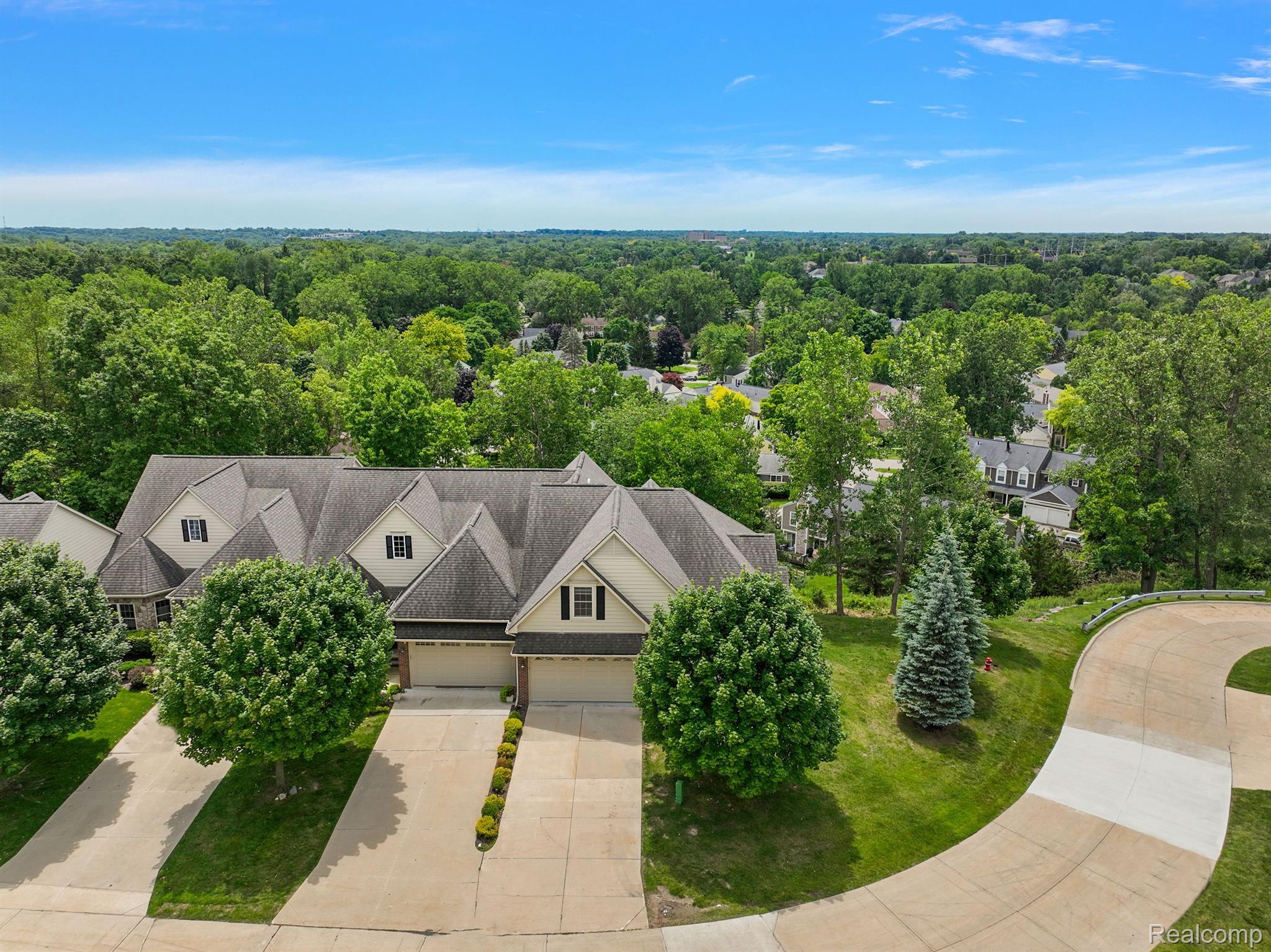 633 MOUNTAIN Circle