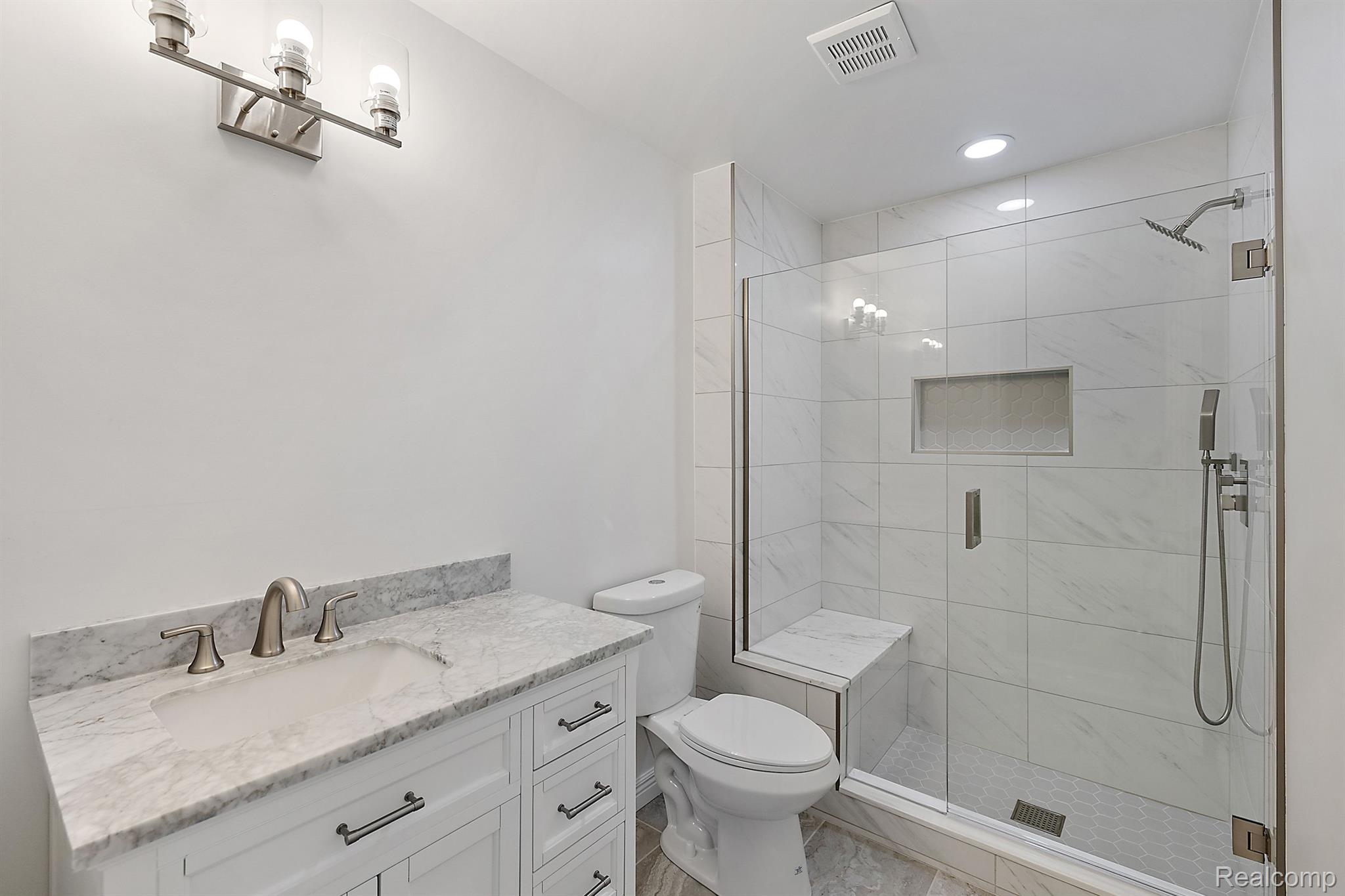 633 MOUNTAIN Circle