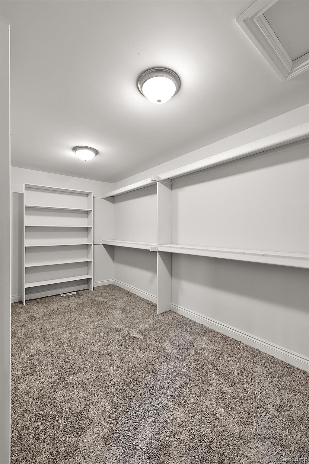 39830 DEQUINDRE Road