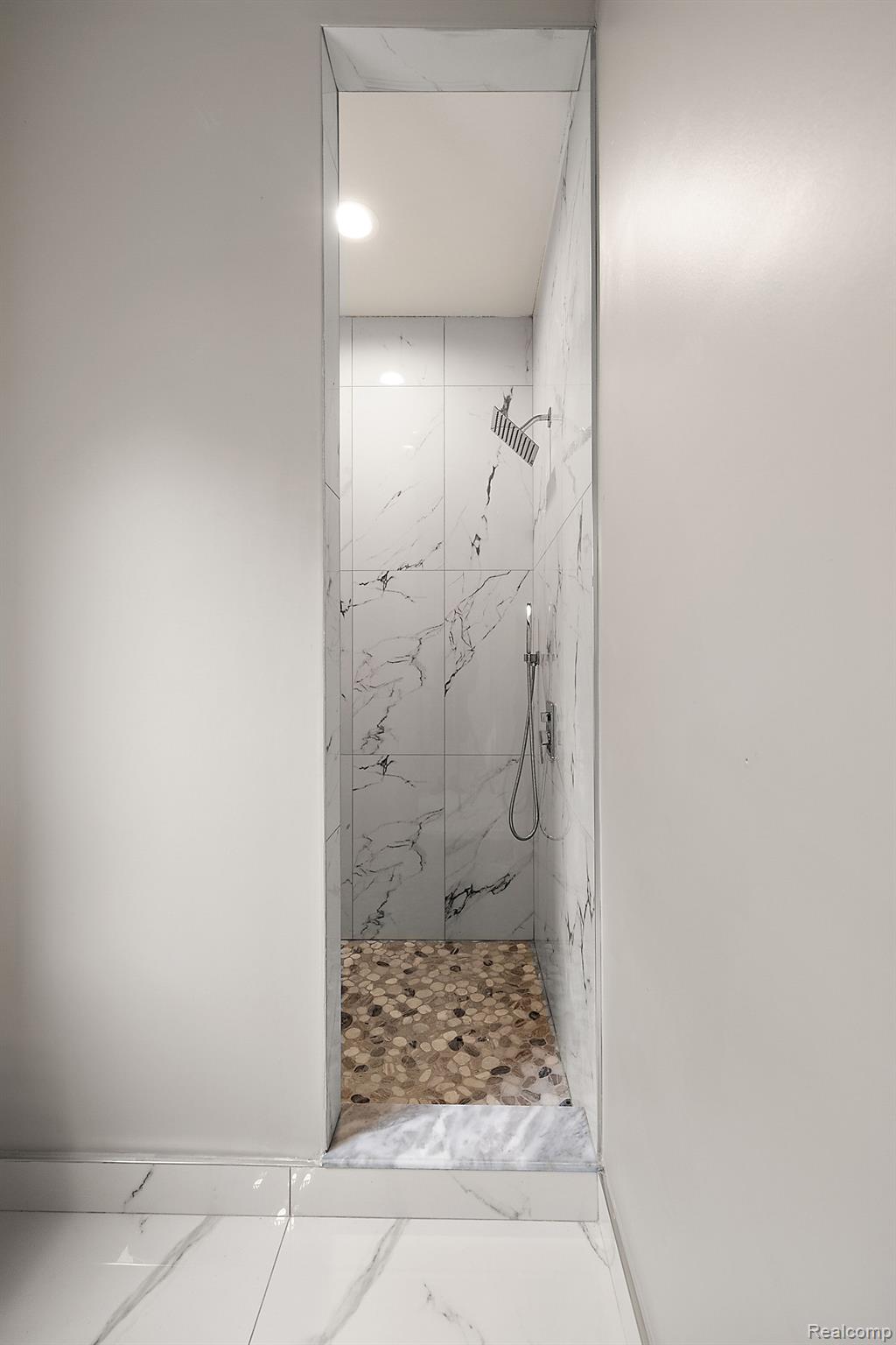 39830 DEQUINDRE Road