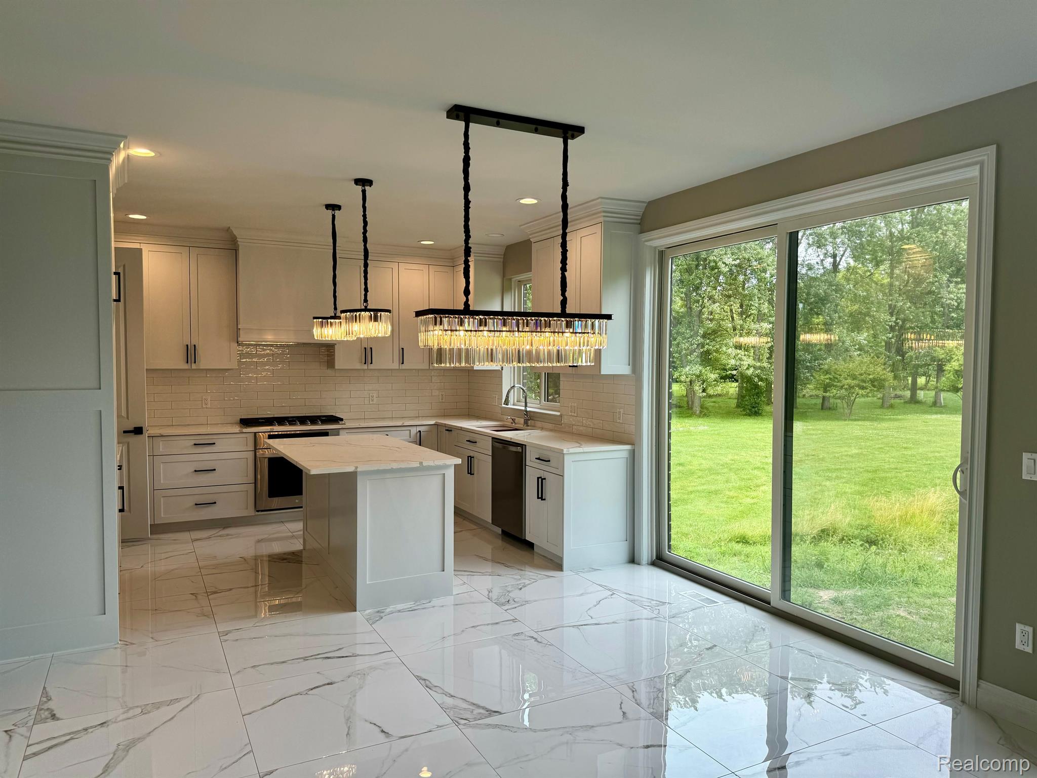 39830 DEQUINDRE Road