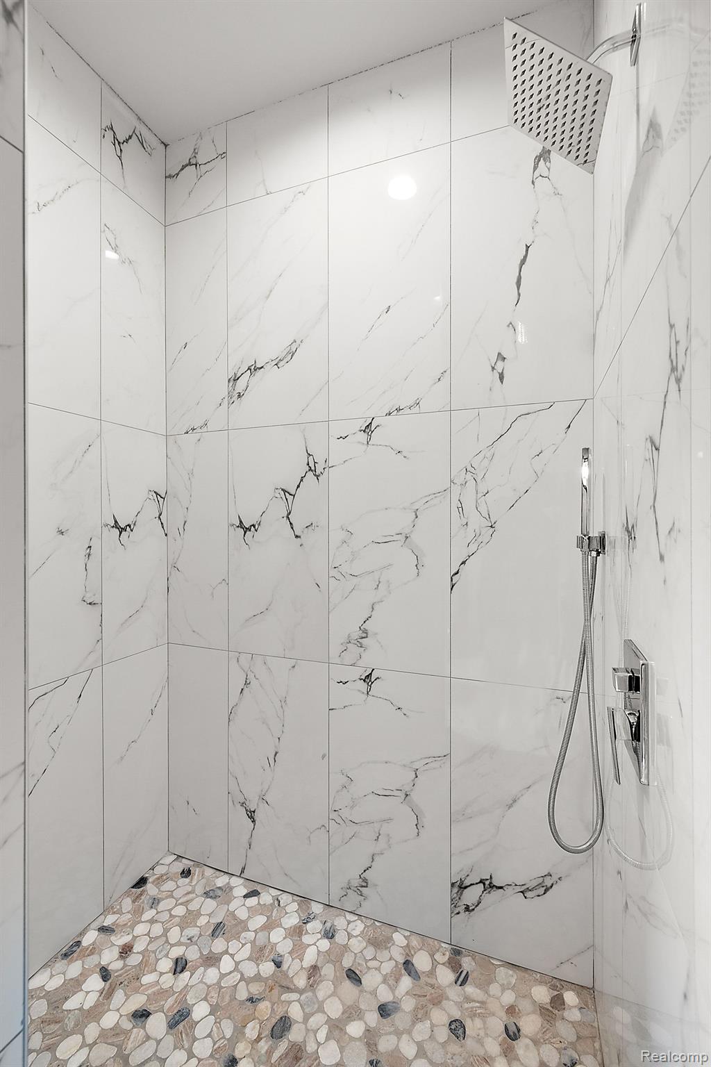 39830 DEQUINDRE Road