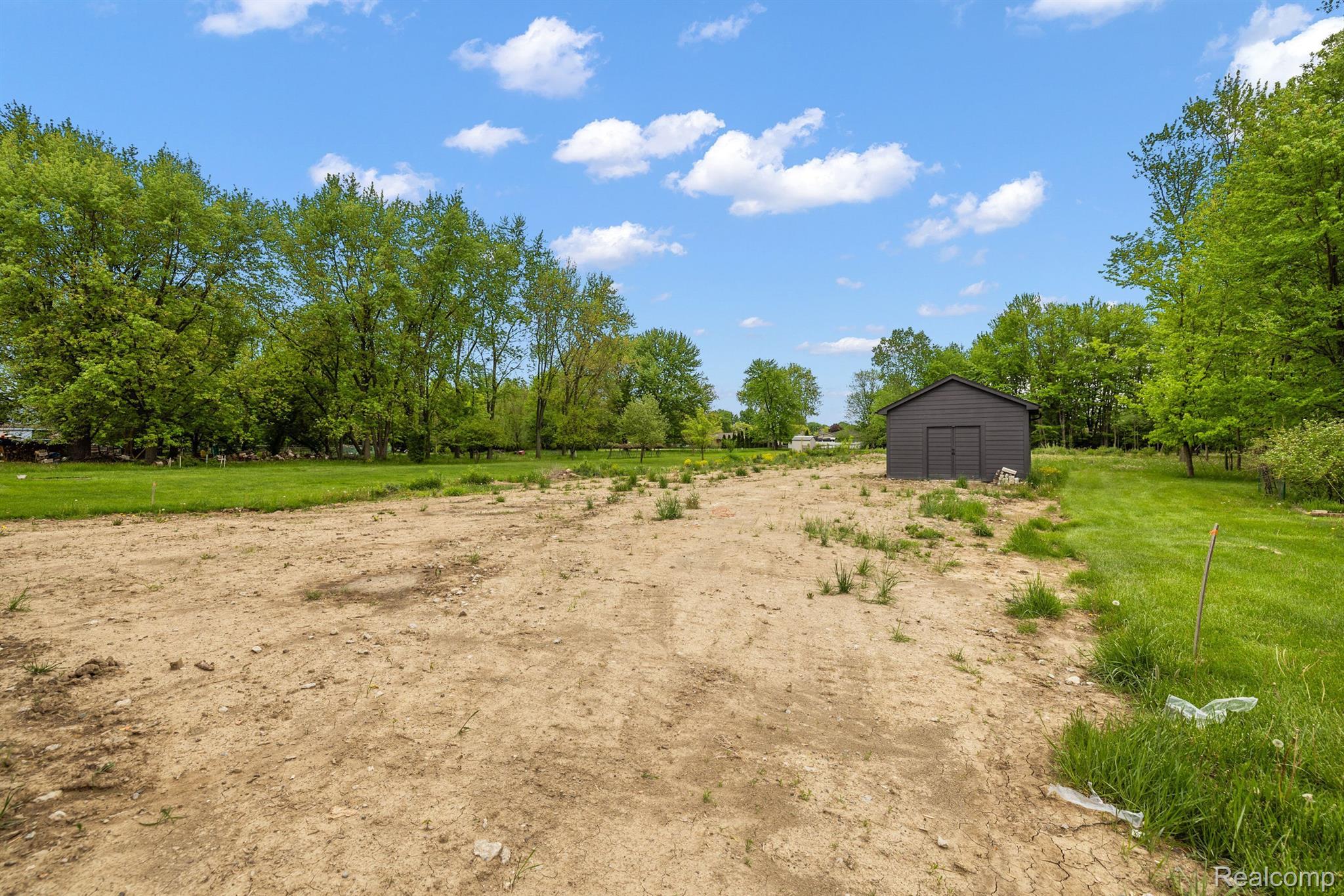 39830 DEQUINDRE Road