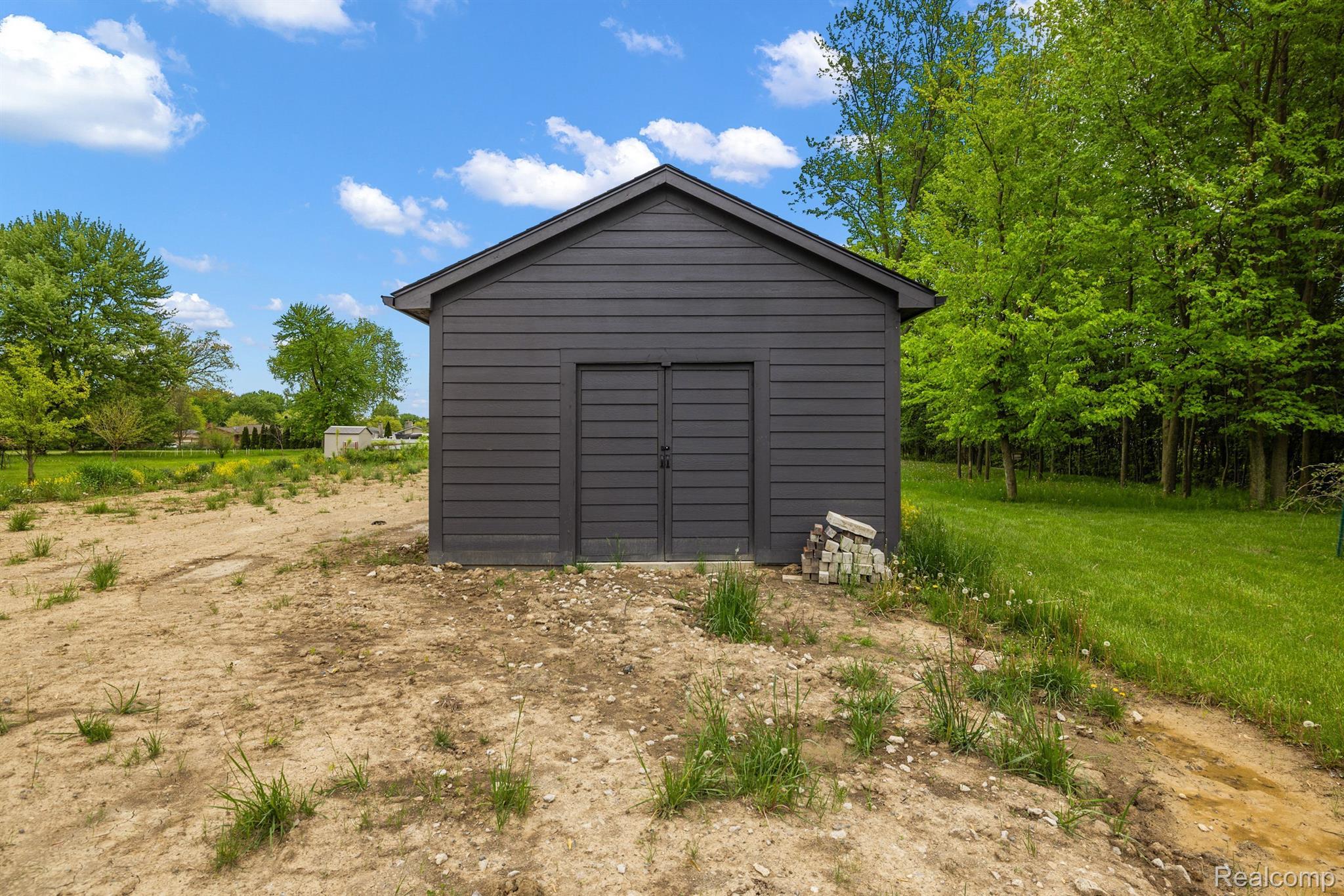 39830 DEQUINDRE Road