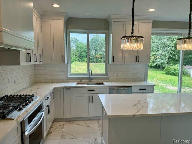 39830 DEQUINDRE Road