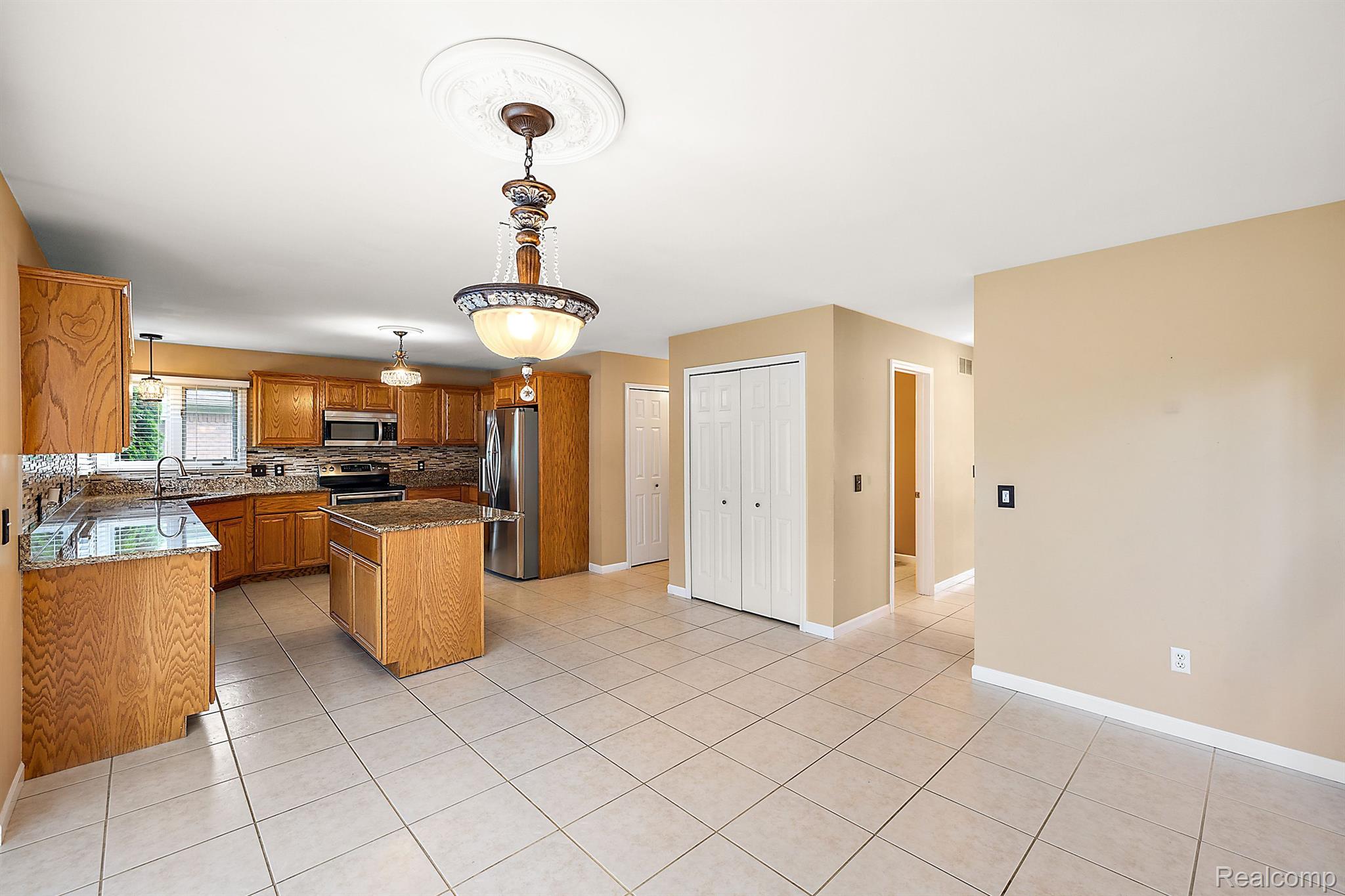 51407 MIDLAND Circle