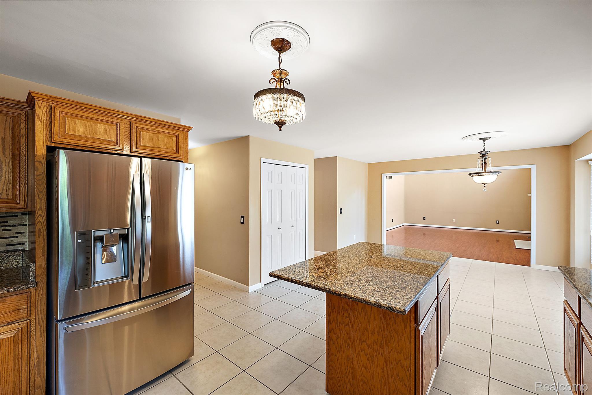 51407 MIDLAND Circle