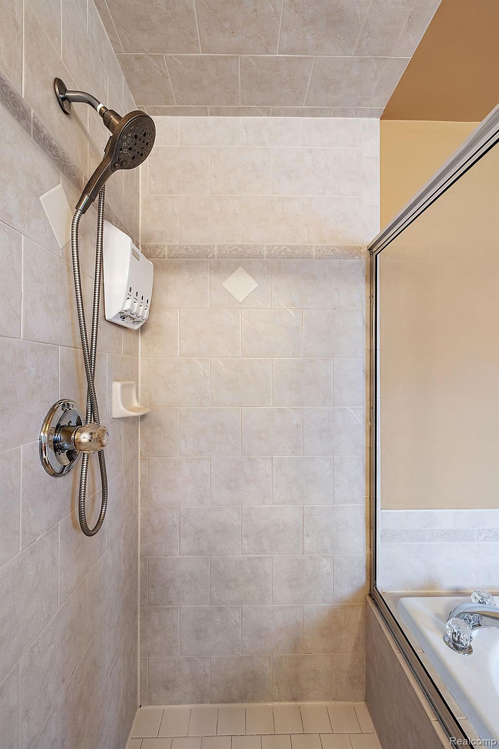 51407 MIDLAND Circle