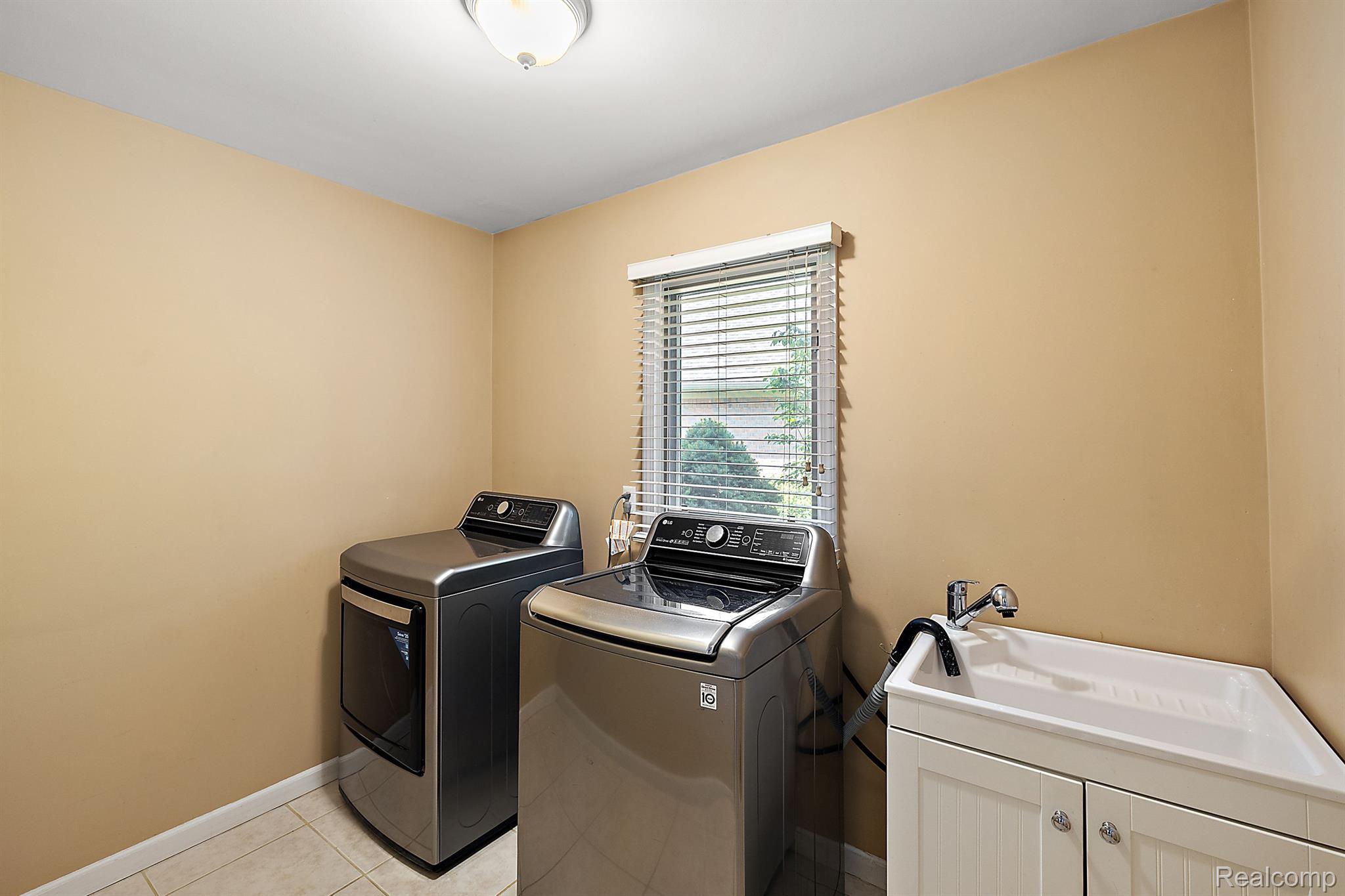 51407 MIDLAND Circle