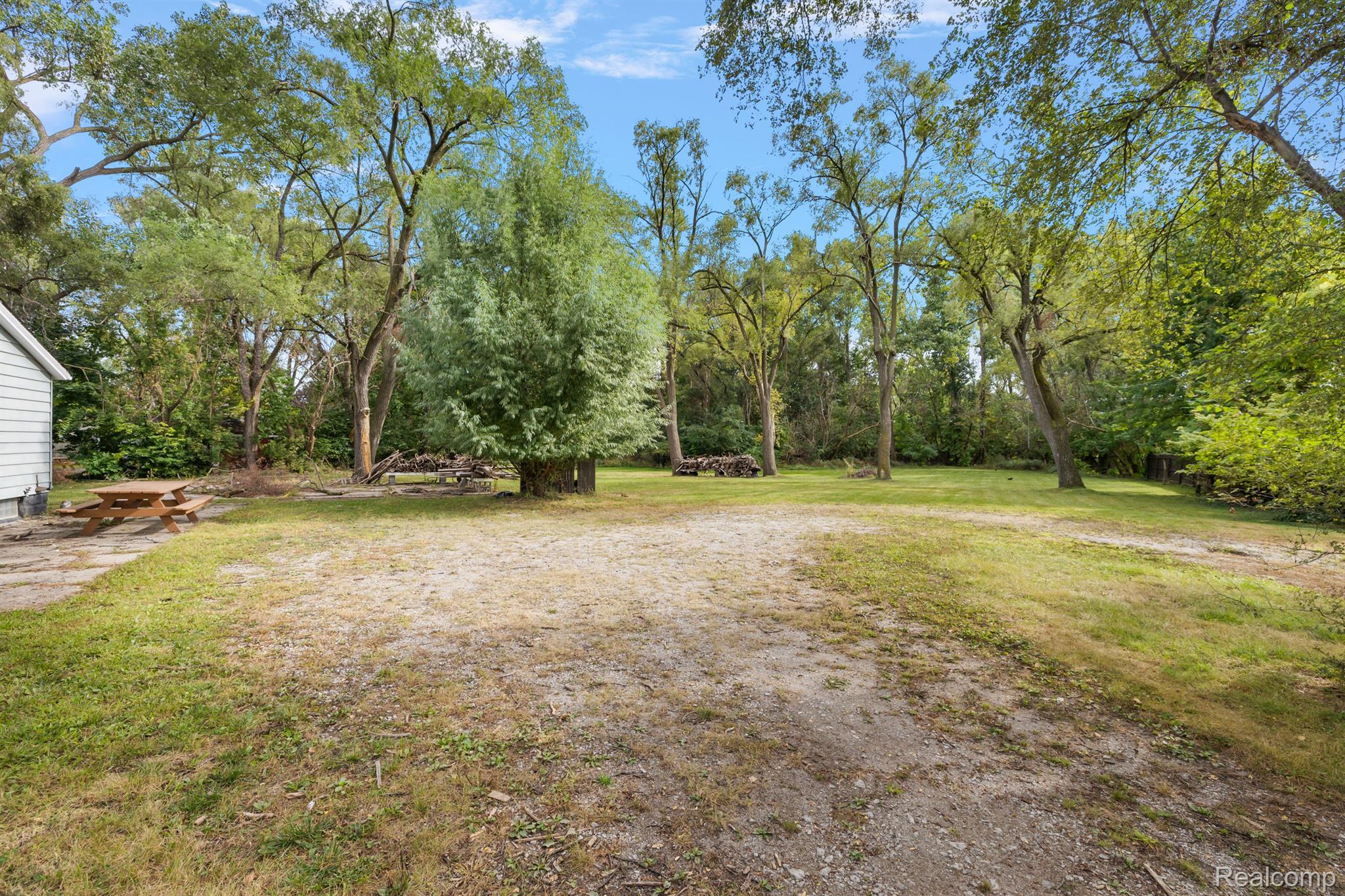 8360 E 13 MILE Road