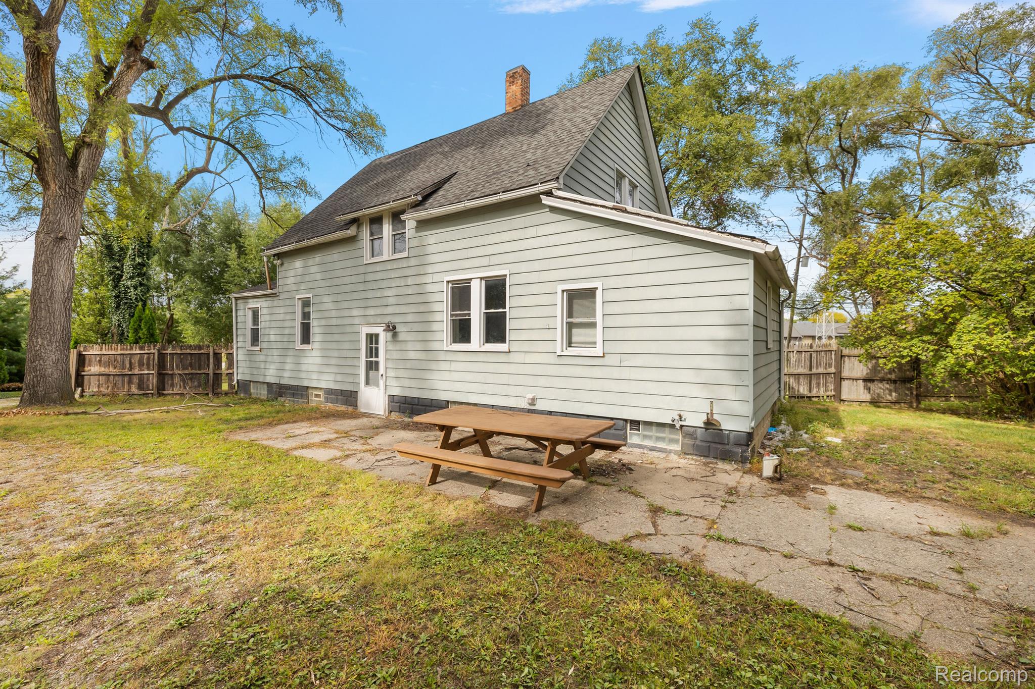 8360 E 13 MILE Road