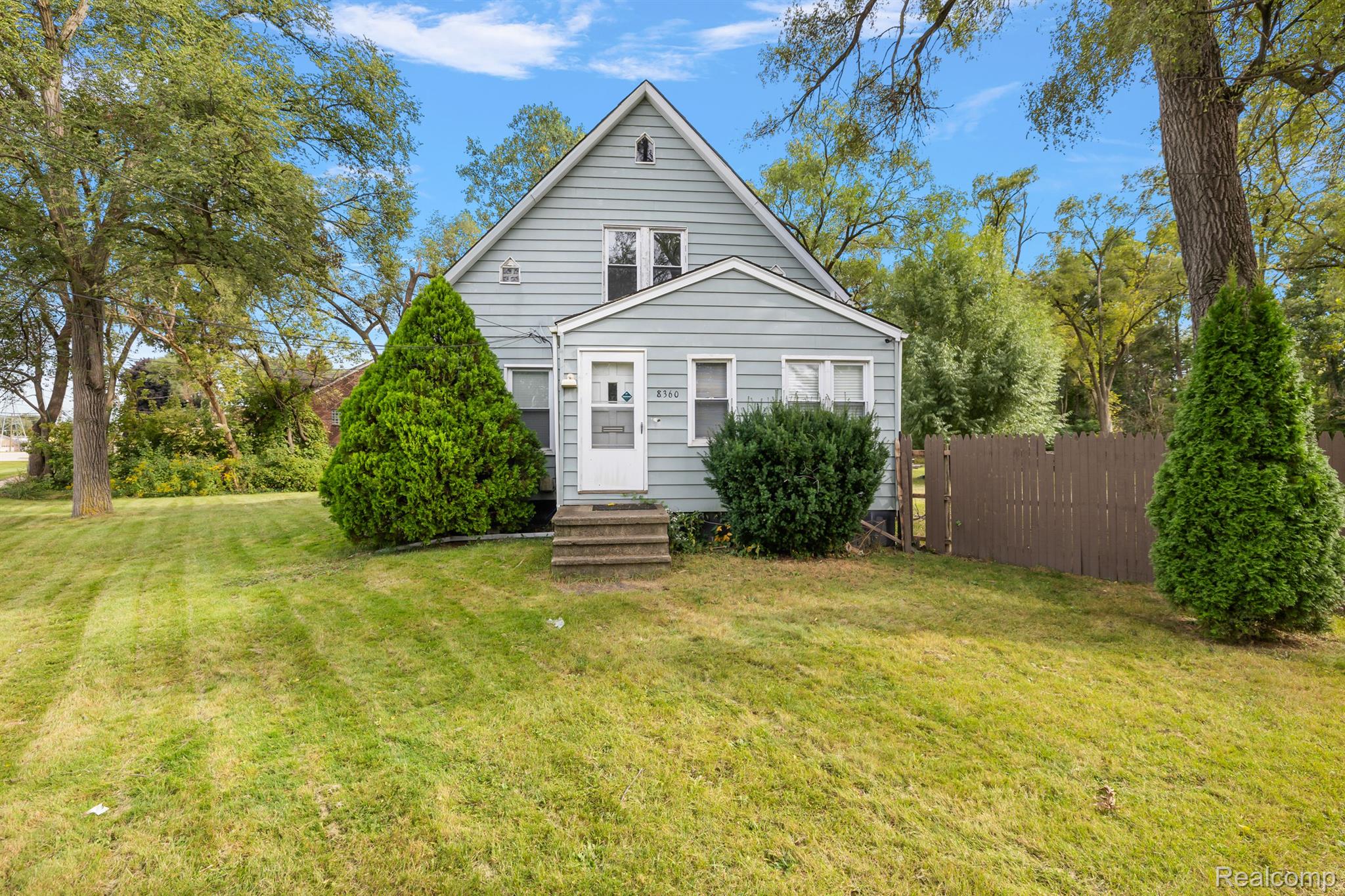 8360 E 13 MILE Road