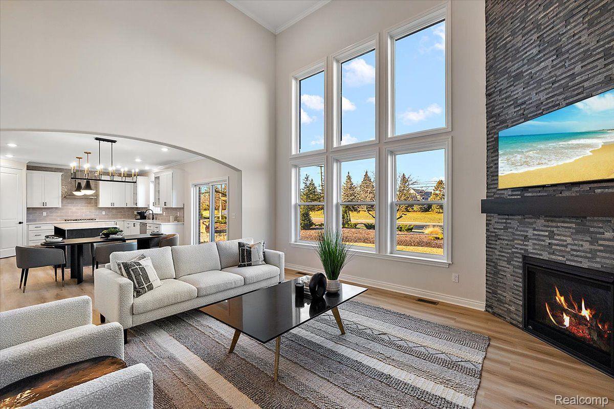 4044 Blossom Drive