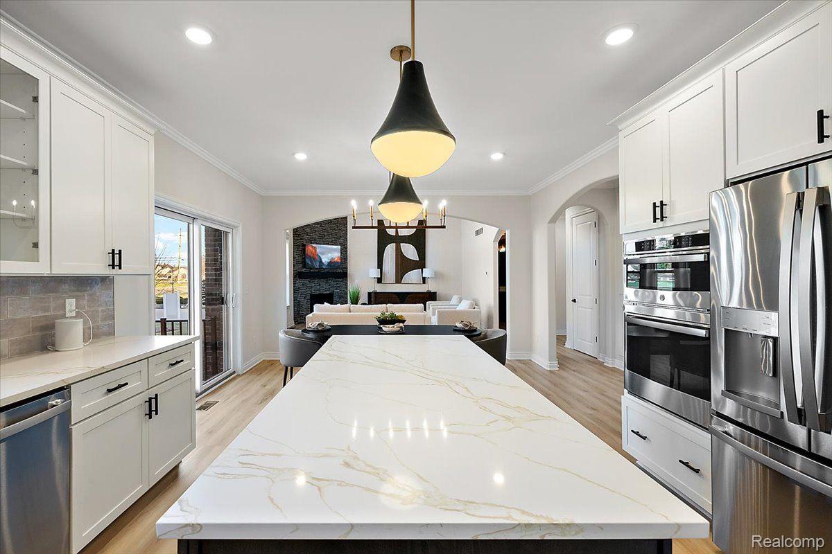 4044 Blossom Drive