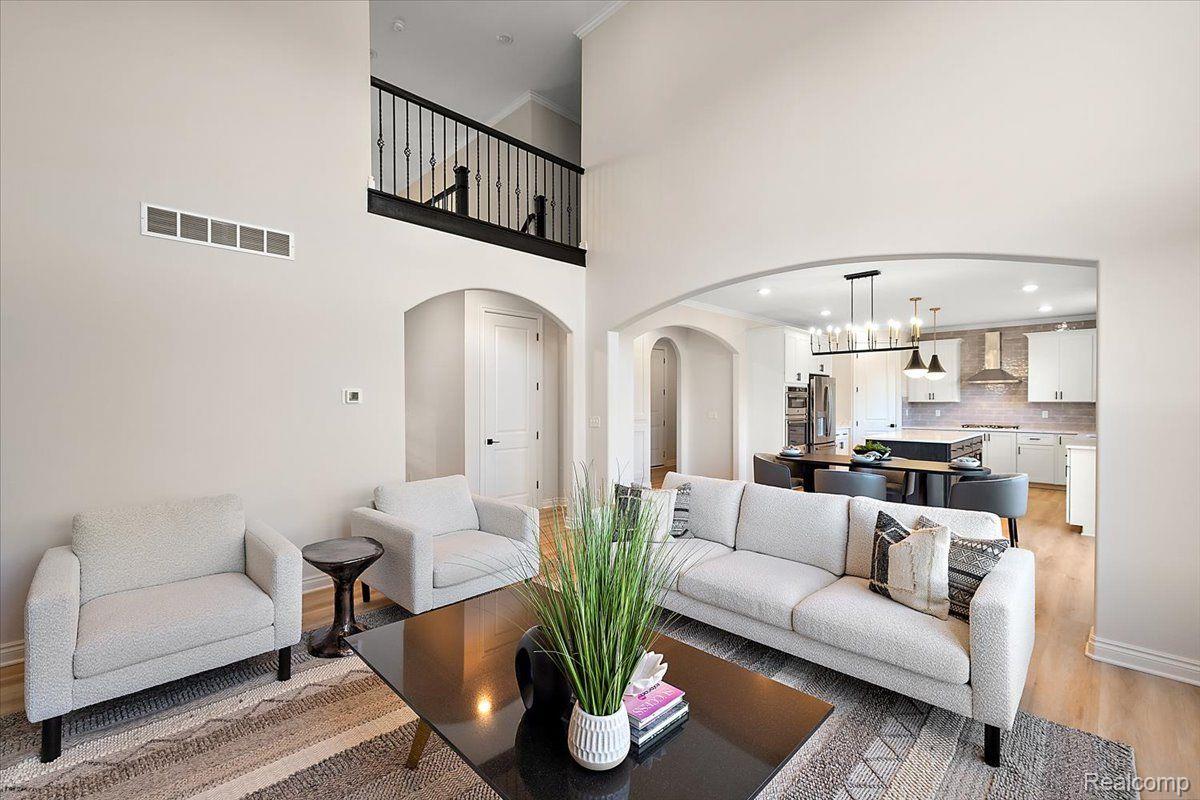 4044 Blossom Drive