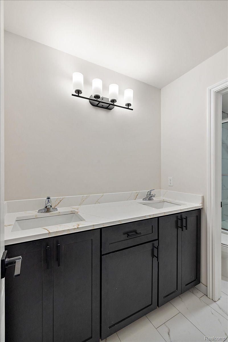 51568 VALLEY VIEW Court