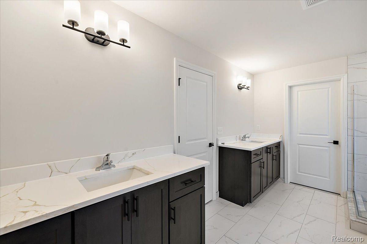 51568 VALLEY VIEW Court