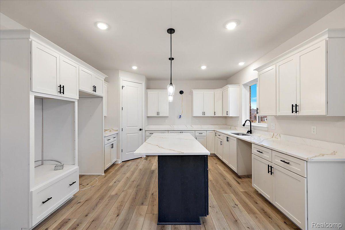 51568 VALLEY VIEW Court