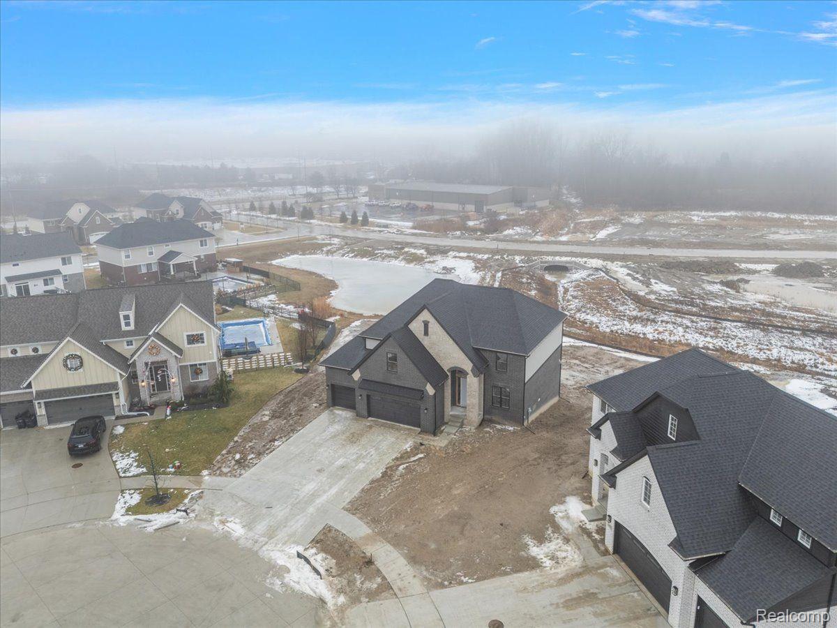 51568 VALLEY VIEW Court