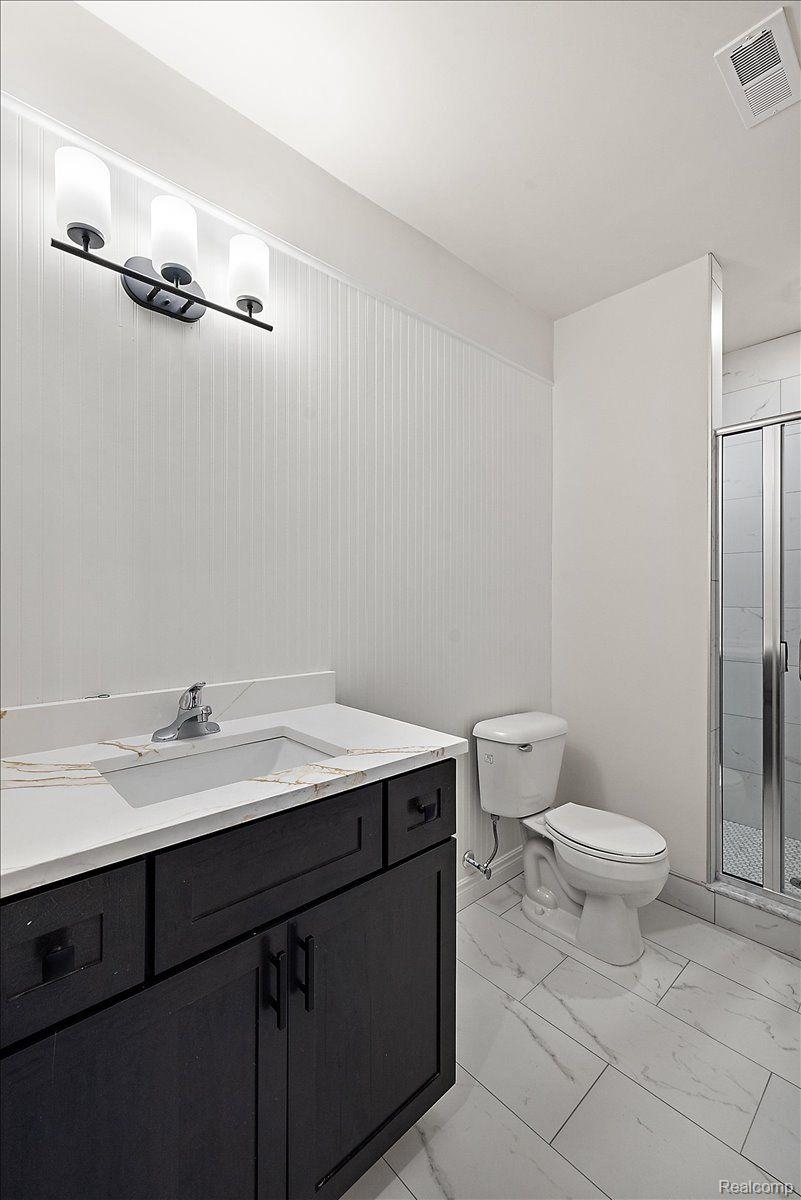 51568 VALLEY VIEW Court