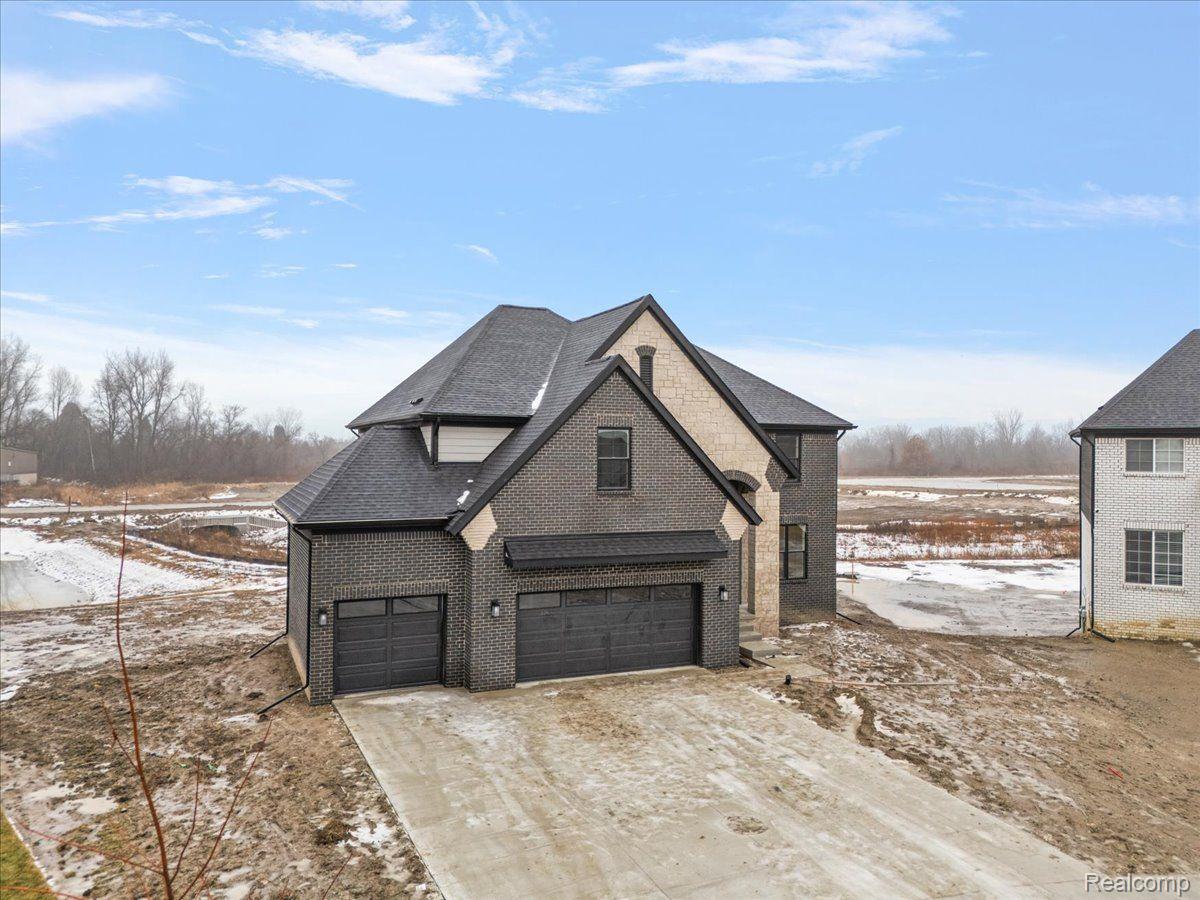 51568 VALLEY VIEW Court