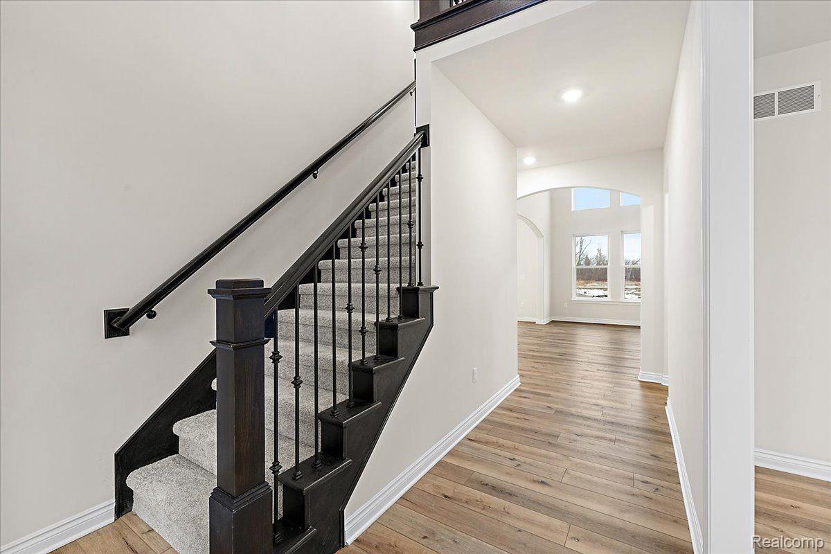 51568 VALLEY VIEW Court