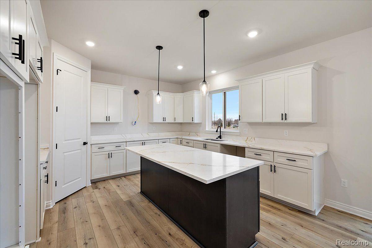 51568 VALLEY VIEW Court