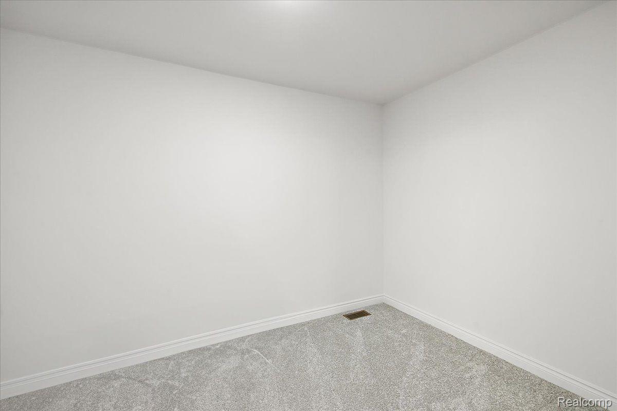 51568 VALLEY VIEW Court