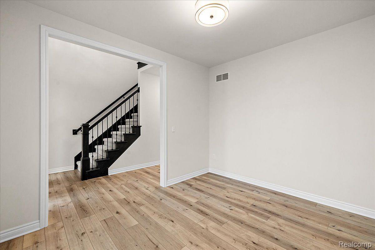 51568 VALLEY VIEW Court