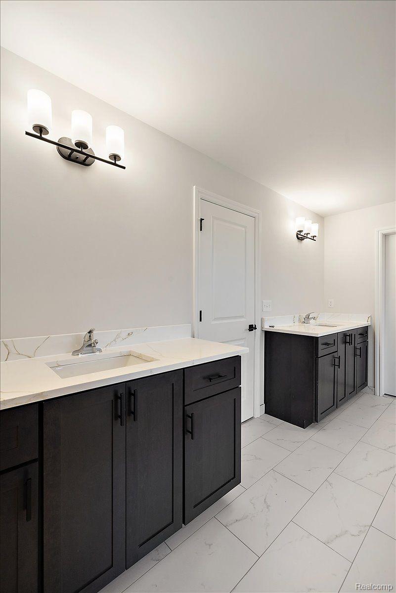 51568 VALLEY VIEW Court