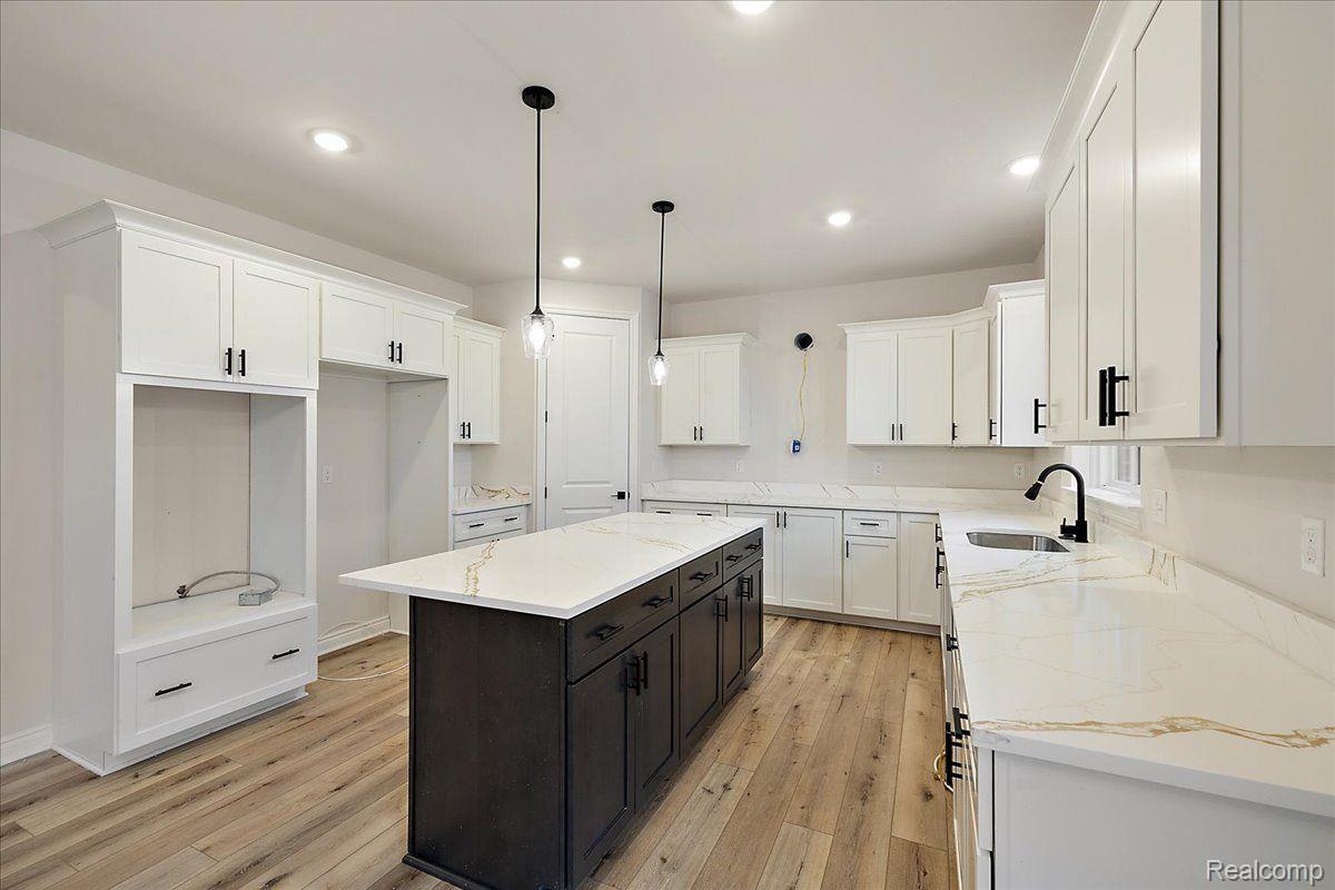 51568 VALLEY VIEW Court