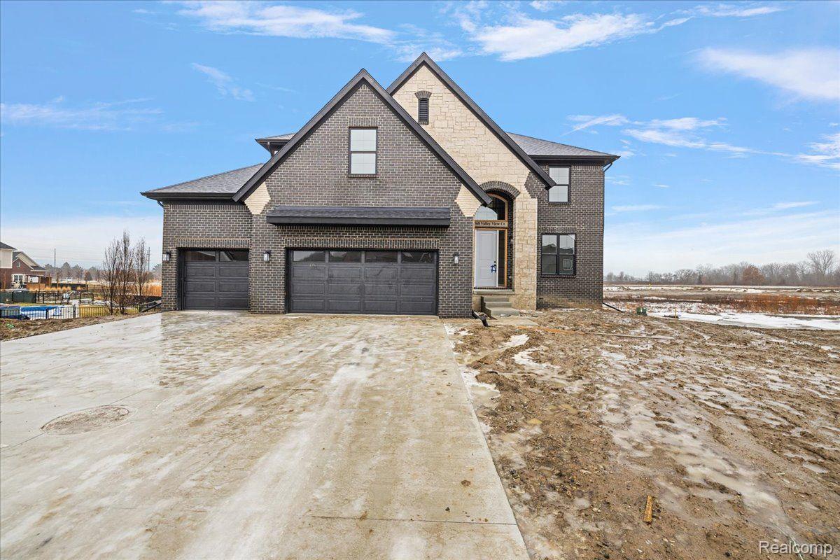 51568 VALLEY VIEW Court