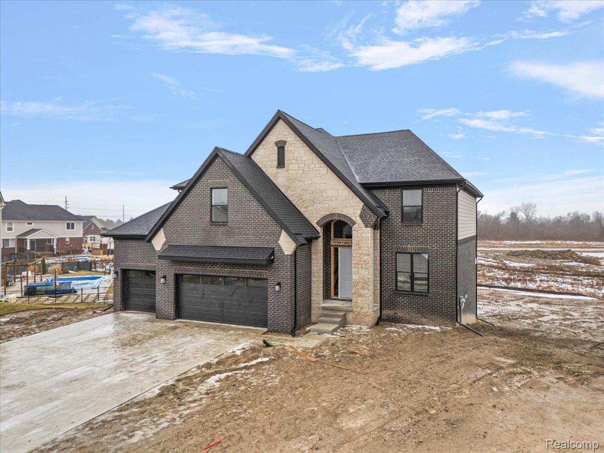 51568 VALLEY VIEW Court