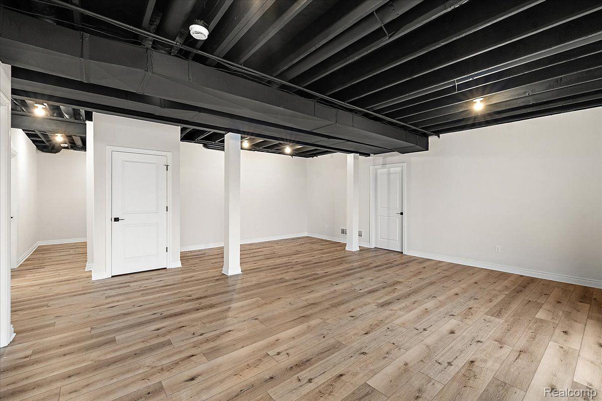 51568 VALLEY VIEW Court