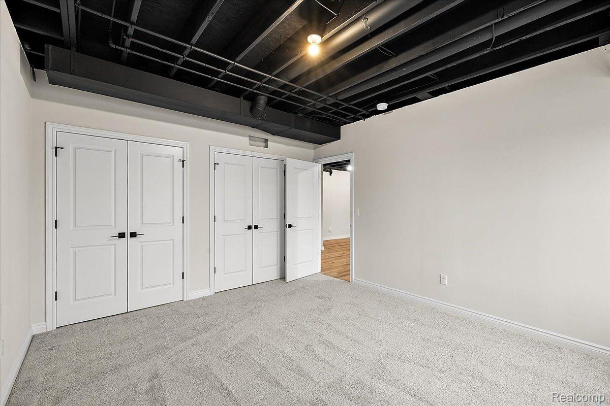 51568 VALLEY VIEW Court