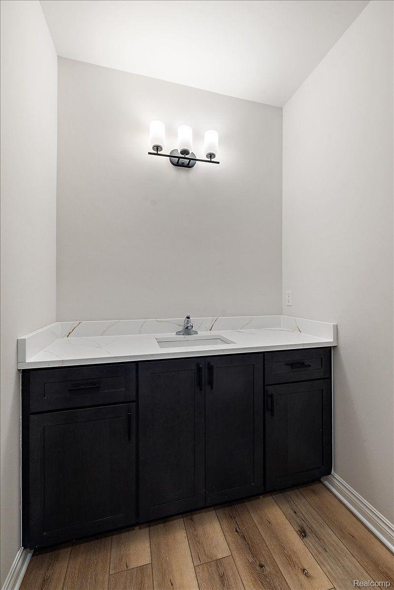 51568 VALLEY VIEW Court