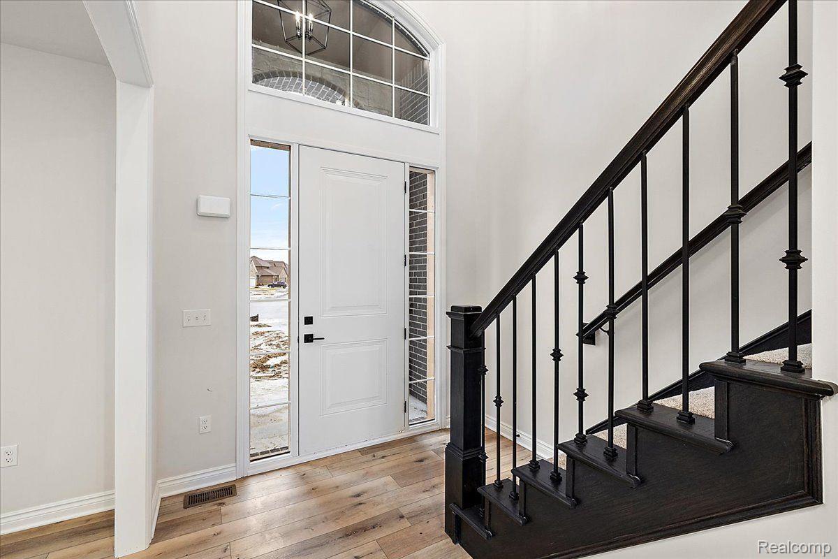 51568 VALLEY VIEW Court