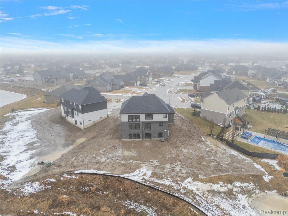 51568 VALLEY VIEW Court