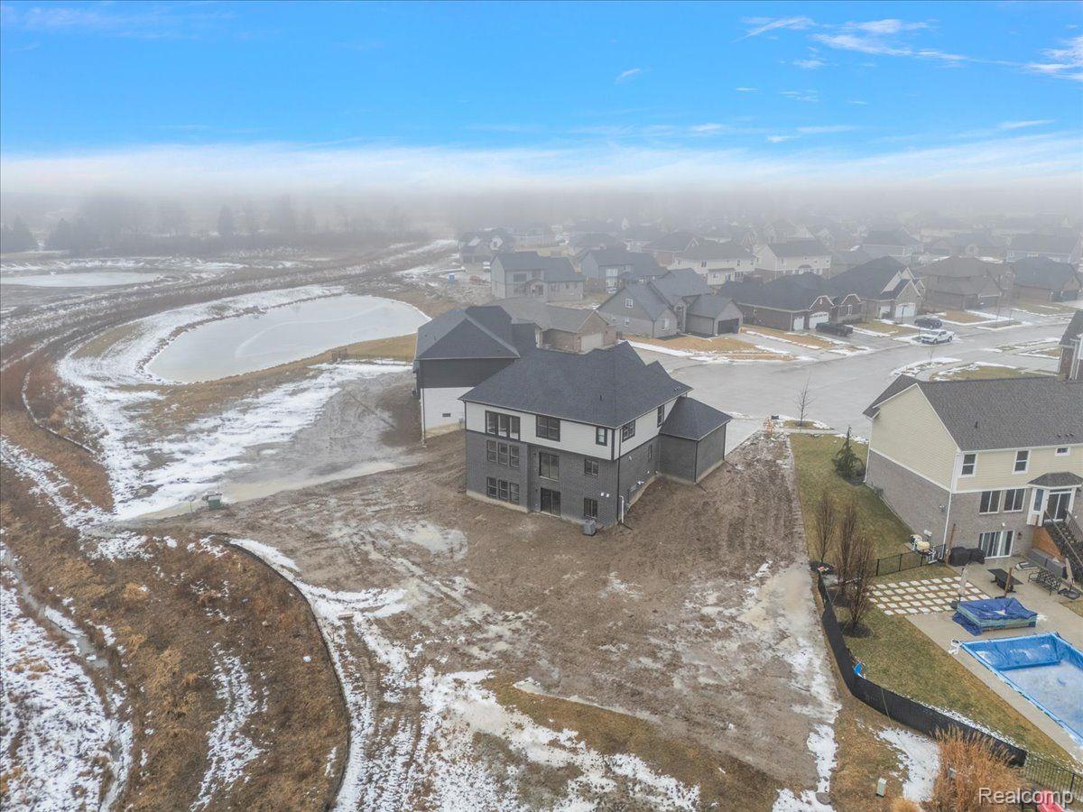 51568 VALLEY VIEW Court