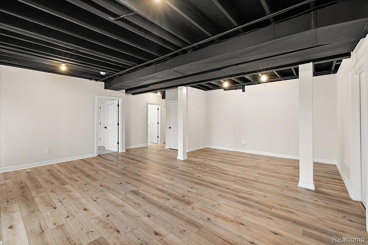 51568 VALLEY VIEW Court