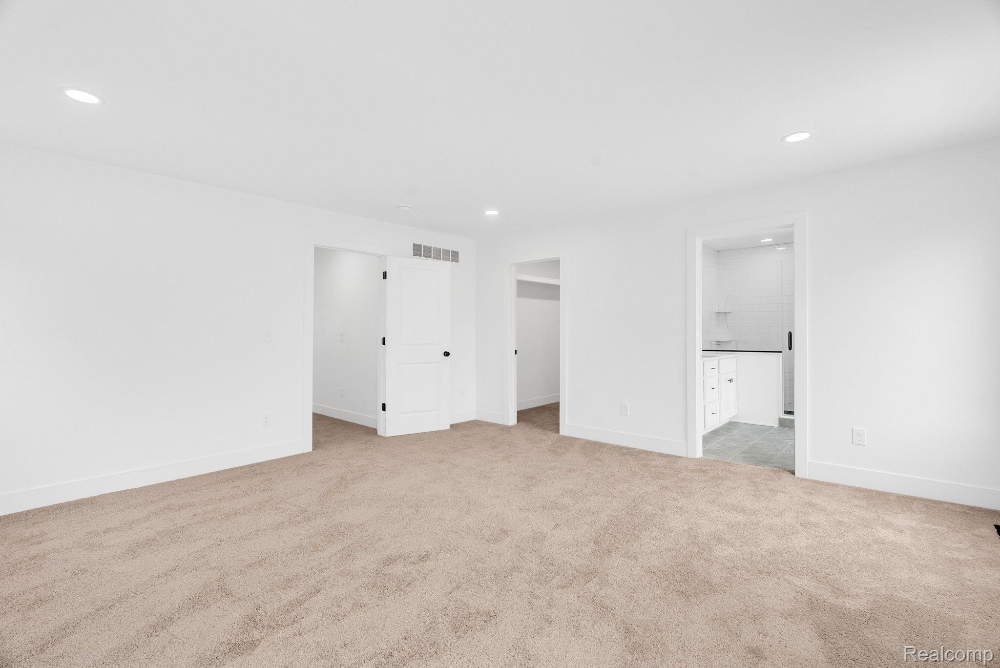 1203 E Evelyn Avenue