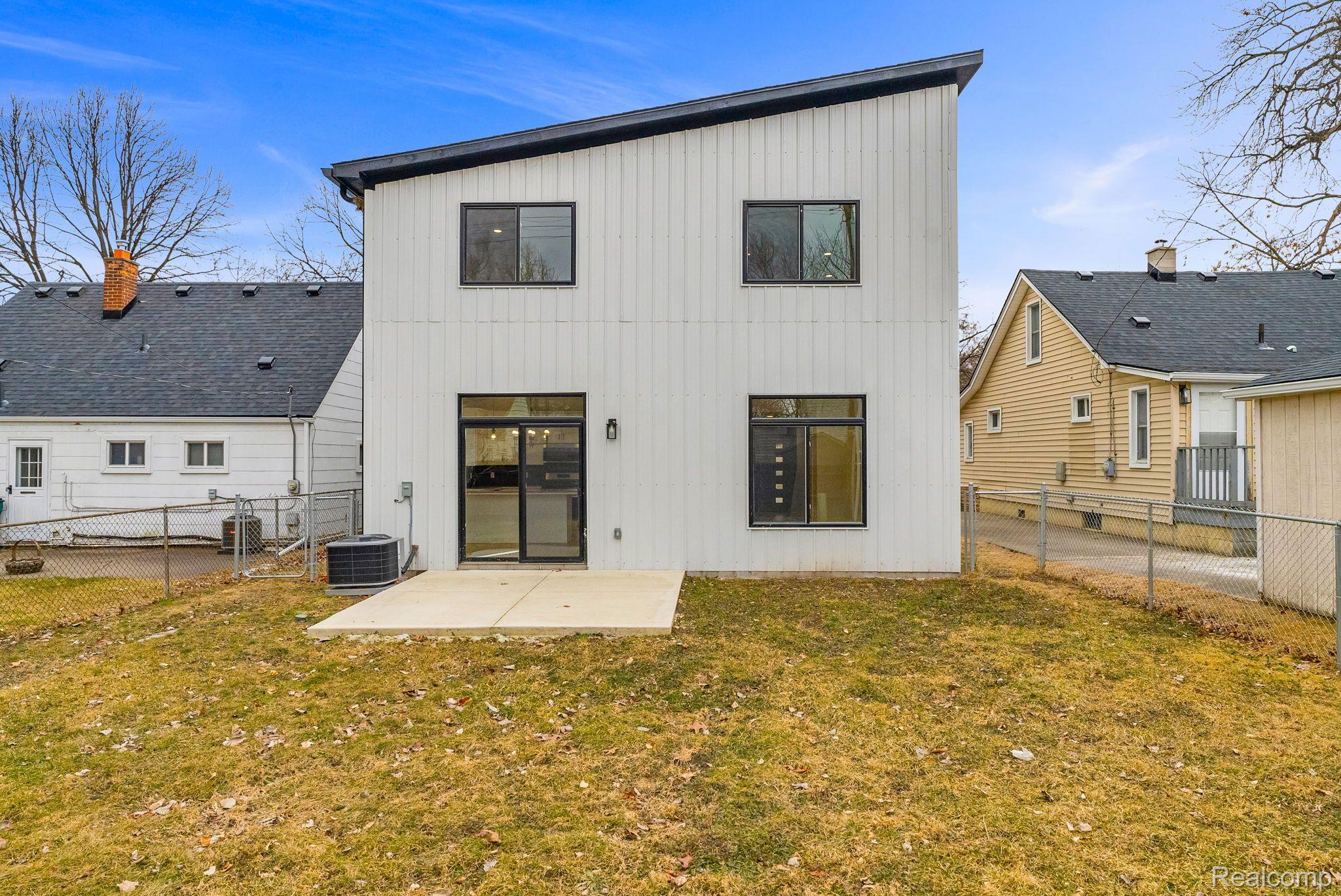 1203 E Evelyn Avenue